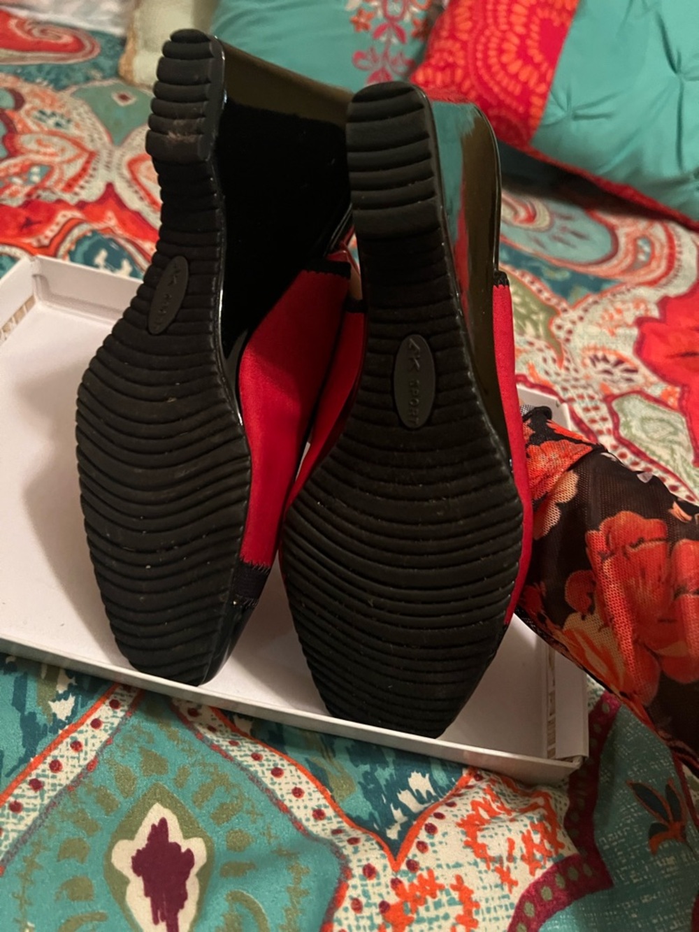 Red and Black Slingback Block Heel Pumps - Picture 3 of 4